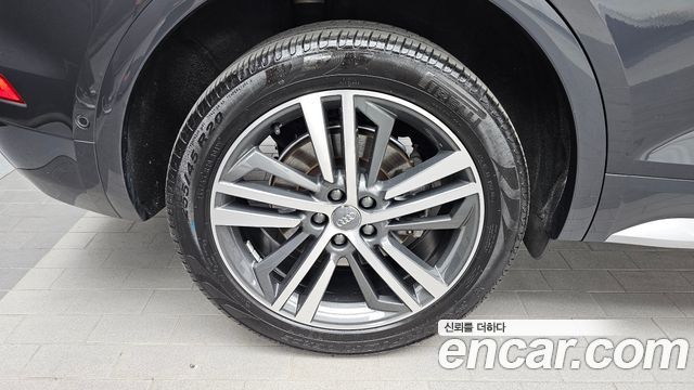 Audi Q5 2020 — photo 5