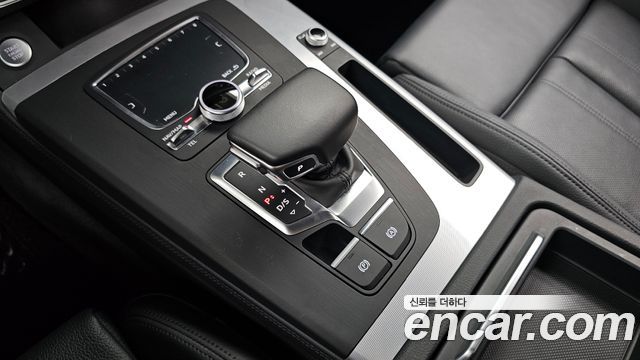 Audi Q5 2020 — photo 12
