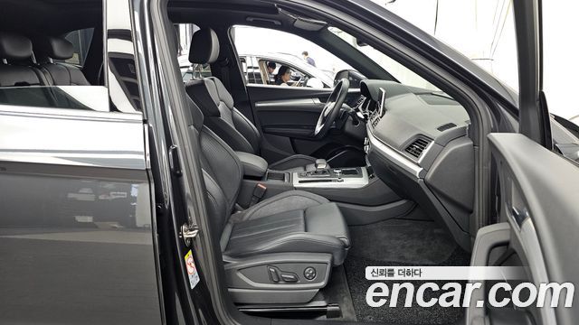 Audi Q5 2020 — photo 17