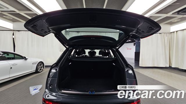 Audi Q5 2020 — photo 26