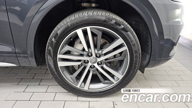 Audi Q5 2020 — photo 7