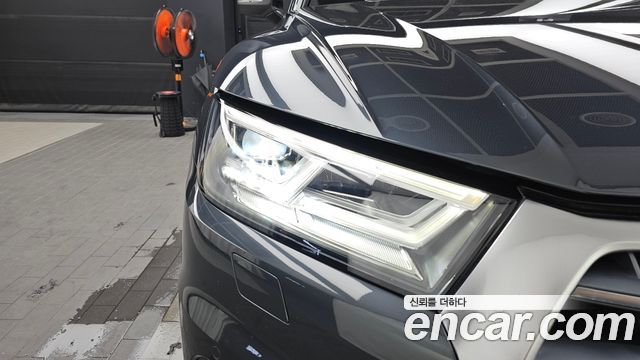 Audi Q5 2020 — photo 8