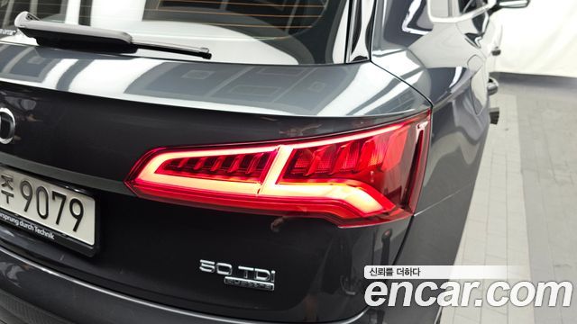 Audi Q5 2020 — photo 9