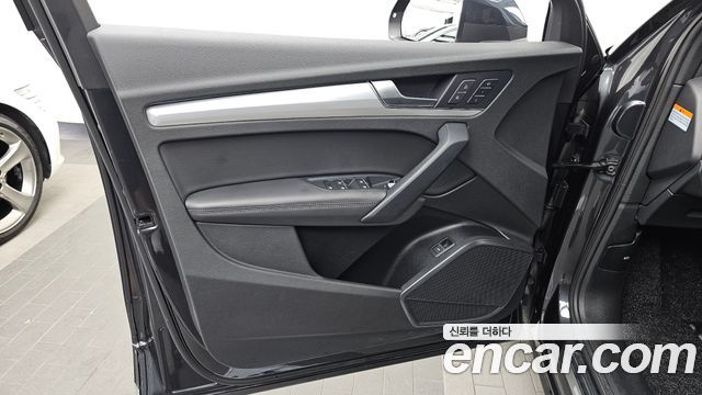Audi Q5 2020 — photo 14