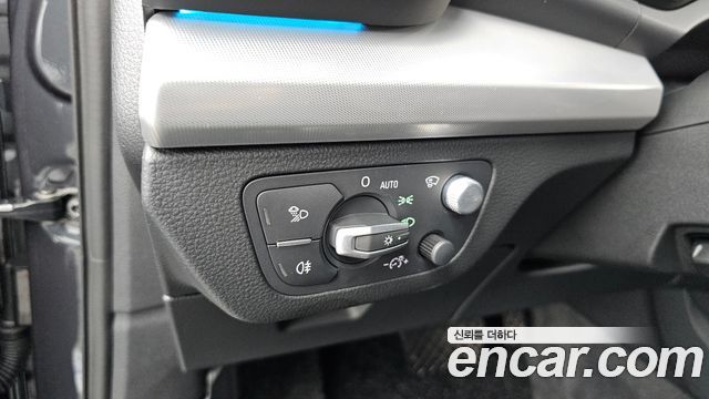 Audi Q5 2020 — photo 28