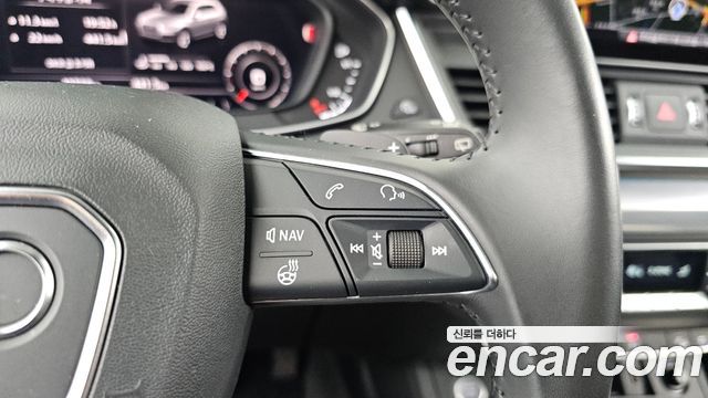 Audi Q5 2020 — photo 32