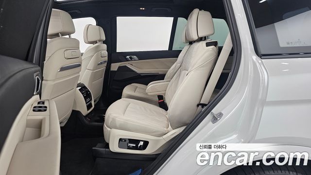 BMW X7 2025 — photo 18