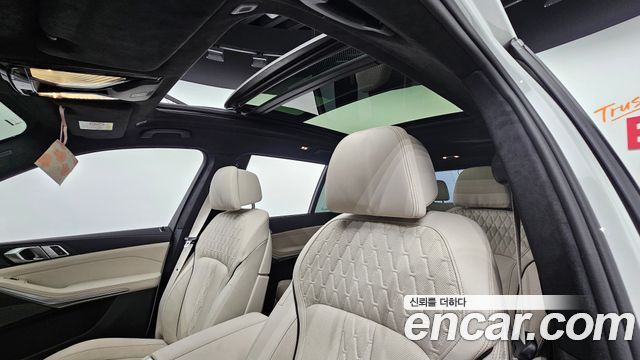 BMW X7 2025 — photo 24