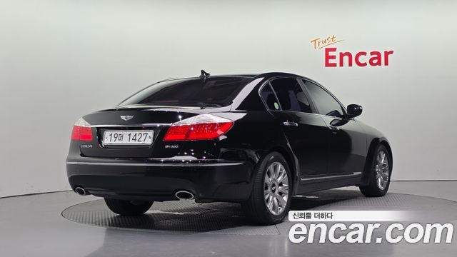 Hyundai Genesis 2009 — photo 2