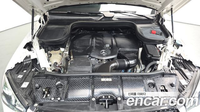 Mercedes-Benz GLE-Class 2020 — photo 6