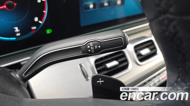Mercedes-Benz GLE-Class 2020 — photo 9