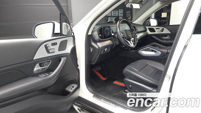 Mercedes-Benz GLE-Class 2020 — photo 10