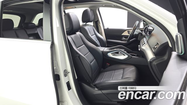 Mercedes-Benz GLE-Class 2020 — photo 12