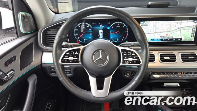 Mercedes-Benz GLE-Class 2020 — photo 13
