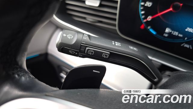 Mercedes-Benz GLE-Class 2020 — photo 16