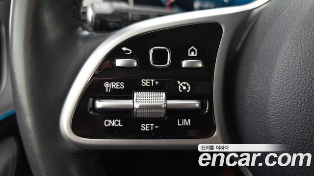 Mercedes-Benz GLE-Class 2020 — photo 17
