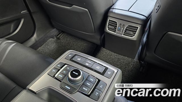 Hyundai Genesis 2016 — photo 18
