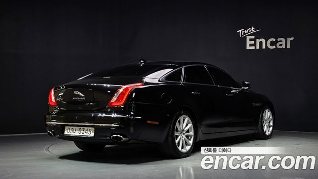 Jaguar XJ 2016 — photo 2