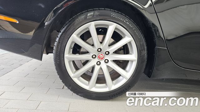 Jaguar XJ 2016 — photo 5