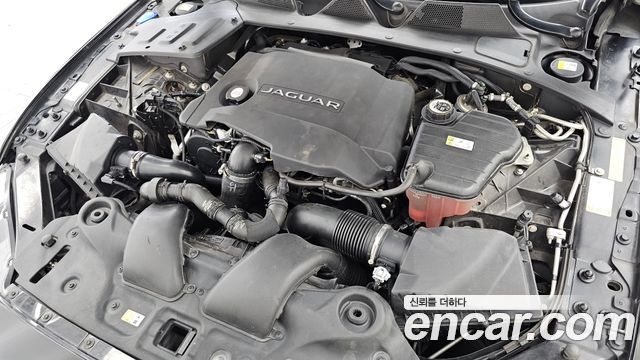 Jaguar XJ 2016 — photo 6
