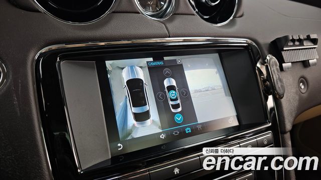 Jaguar XJ 2016 — photo 15