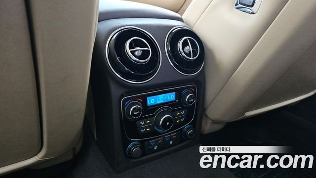 Jaguar XJ 2016 — photo 19