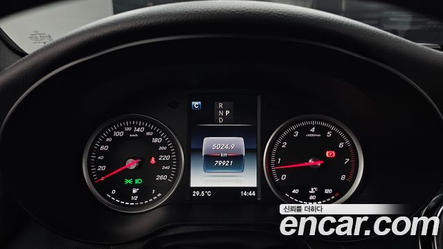 Mercedes-Benz GLC-Class 2019 — photo 11