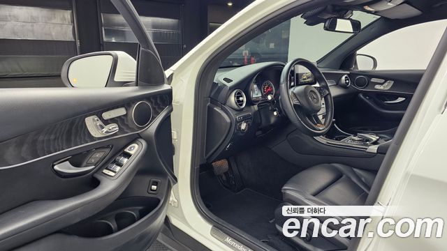 Mercedes-Benz GLC-Class 2019 — photo 13
