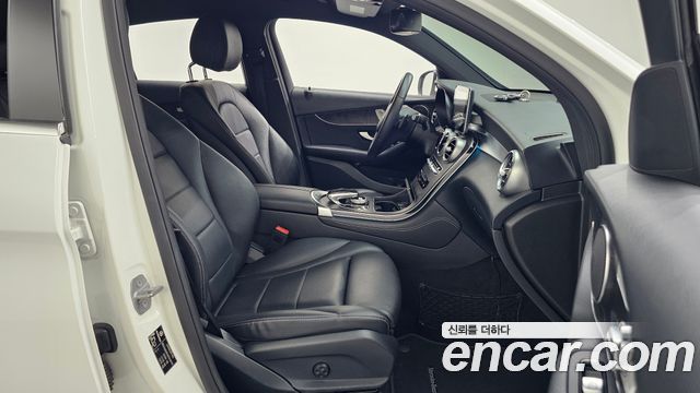 Mercedes-Benz GLC-Class 2019 — photo 17