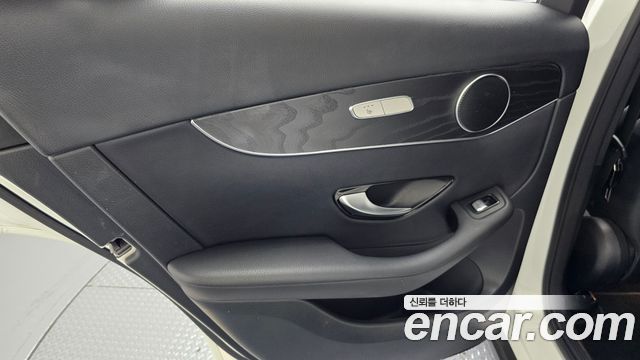 Mercedes-Benz GLC-Class 2019 — photo 15