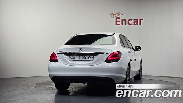 Mercedes-Benz C-Class 2019 — photo 4