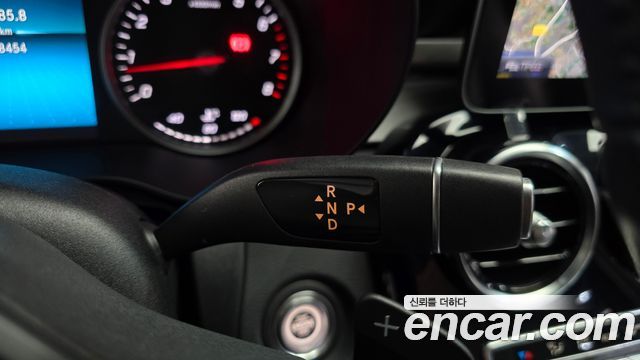 Mercedes-Benz C-Class 2019 — photo 12
