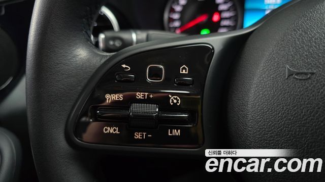 Mercedes-Benz C-Class 2019 — photo 21