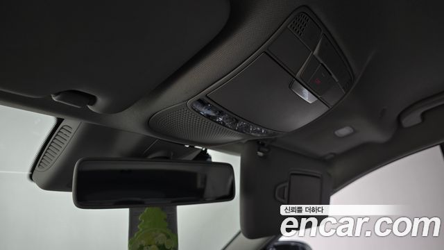 Mercedes-Benz C-Class 2019 — photo 23