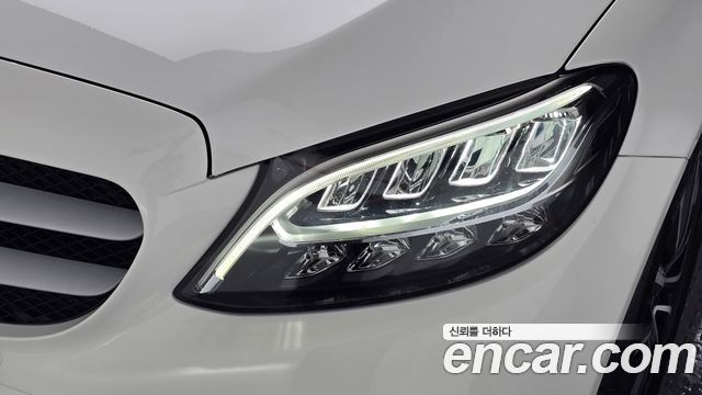 Mercedes-Benz C-Class 2019 — photo 8