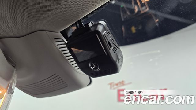 Mercedes-Benz C-Class 2019 — photo 30