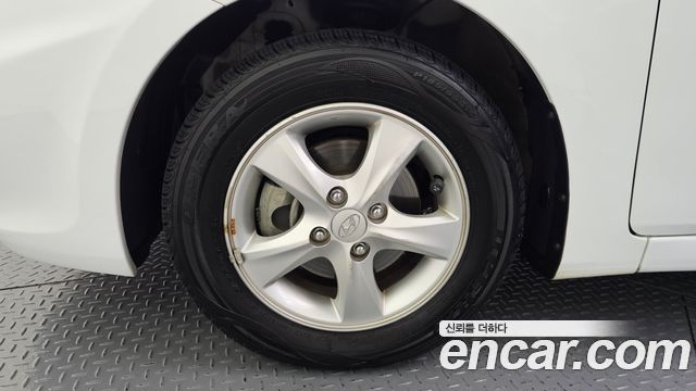 Hyundai Accent 2012 — photo 5