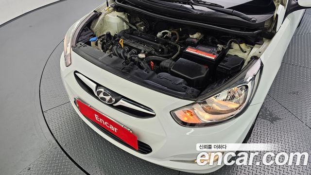 Hyundai Accent 2012 — photo 6