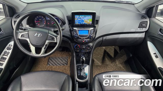 Hyundai Accent 2012 — photo 10