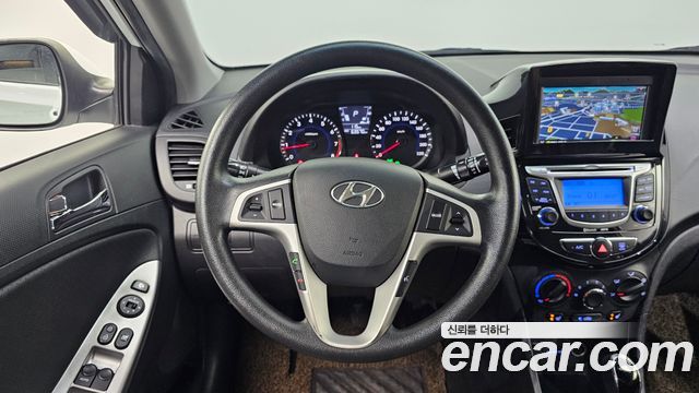 Hyundai Accent 2012 — photo 19