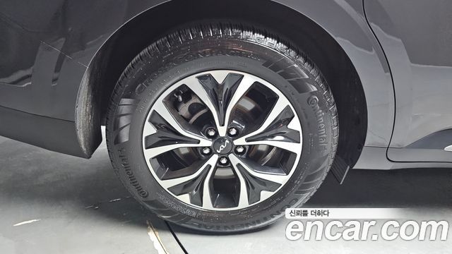 Kia Canival 2023 — photo 5