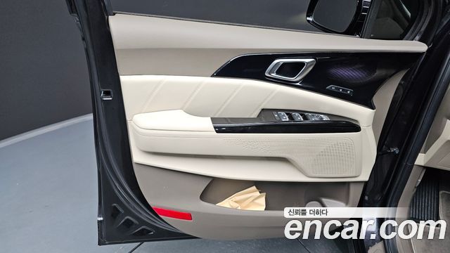 Kia Canival 2023 — photo 14