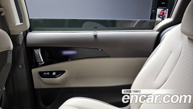 Kia Canival 2023 — photo 15