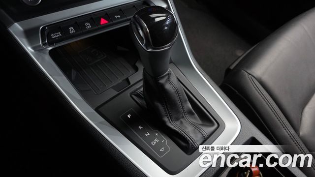 Audi Q3 2020 — photo 12