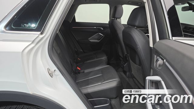 Audi Q3 2020 — photo 17