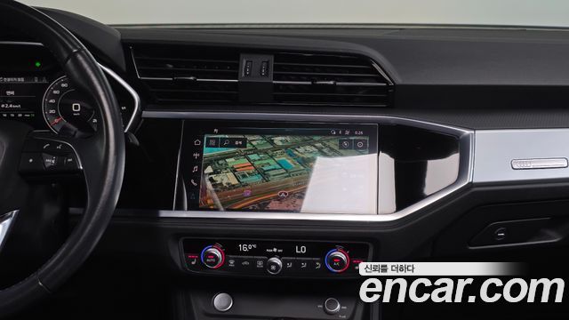 Audi Q3 2020 — photo 18