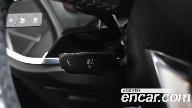 Audi Q3 2020 — photo 23