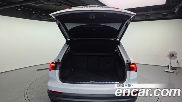 Audi Q3 2020 — photo 26
