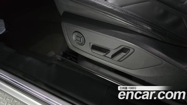 Audi Q3 2020 — photo 29