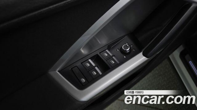 Audi Q3 2020 — photo 32